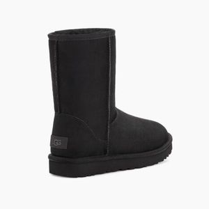 Women’s UGG Classic Short II